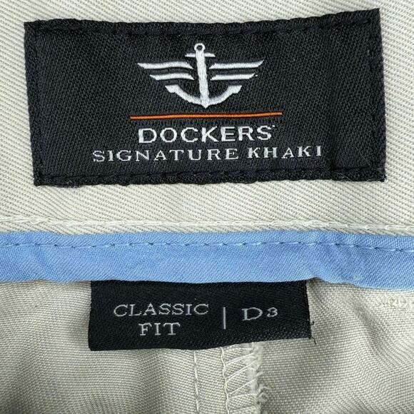 Dockers Signature Khaki Classic Fit Size 34x30 - Picture 4 of 4